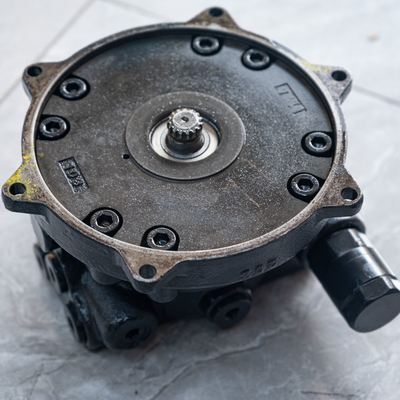 Belparts Ricambi Escavatore PC56-7 PC56 Dispositivo Motore Rotazione 201-26-00140 22H-60-13220