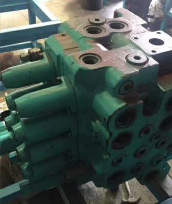 Valvola di controllo principale idraulica SK200-5 per pezzi di ricambio per escavatori Kobelco LQ30V00026F1 Valvola di controllo principale OEM