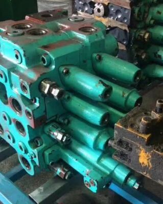 Valvola di controllo principale idraulica SK200-5 per pezzi di ricambio per escavatori Kobelco LQ30V00026F1 Valvola di controllo principale OEM